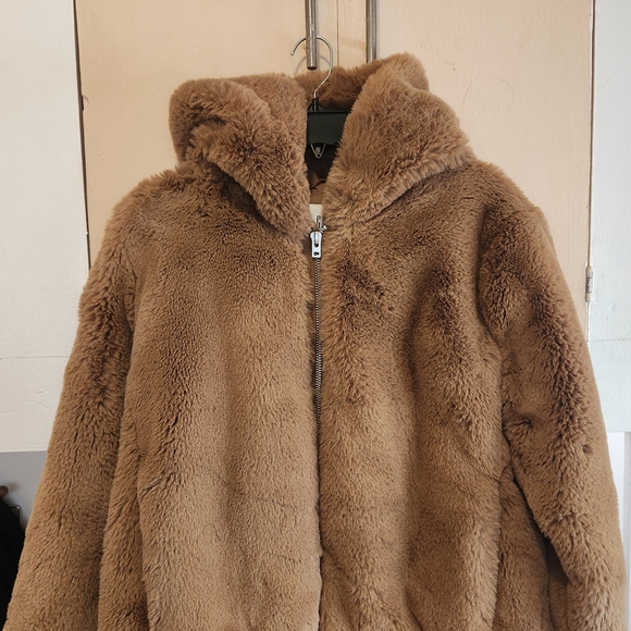 GAP Jackets & Blazers - Cozy Tan Faux Fur Hooded Jacket
